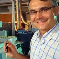 Professor Janusz Pawliszyn Research Group. University of Waterloo 🇨🇦. We love our SPME!