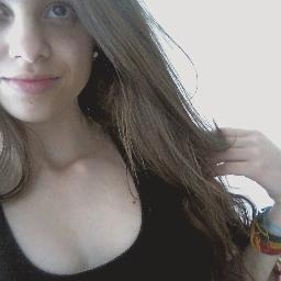 meu nome é milena mas pode me chamar de mih' tenho 14 anos moro em lages estudo na escola vidal ramos junior qw