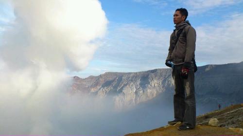 Menjadi entrepreneur muda yg bermanfaat bwt sebanyak2 orang,itu cita2Q.harus bisa..pasti bisa..yakin bisa..fokus.