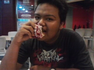 berdo'a dan berusaha. . .