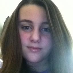 Total directioner and brat! Recently moved away from all my friend and having the great opportunity to make new ones
