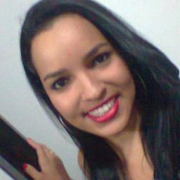Makeup Artist e Designer de Sobrancelha