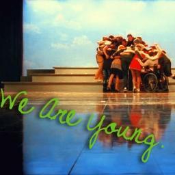 Twitter Oficial de GleeLatino, tu primer y mejor recurso sobre Glee, Descargas: http://t.co/yZfl8F6z http://t.co/GSXyLoAh