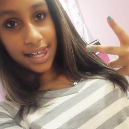 12 anos ,
 corinthiana ,
solteira, 
ciumenta , 
chata & feia :) Neymarzete ♥ Facebook:http://t.co/t9FMAbW5