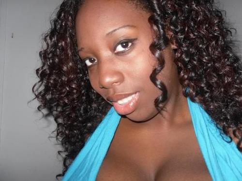 country girl who all about making big things happen if u on that level follow me