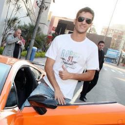 Trabalho  como cinegrafista e amo o que faço.  Claro, e sou mais um louco no bando de LOucos ;)