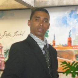 FISHx31's profile picture. Um Apaixonado por Crianças, Fiel seguidor do @sportrecife
Profissional do Marketing e
Aprendiz da Vida e na Arte de Amar!