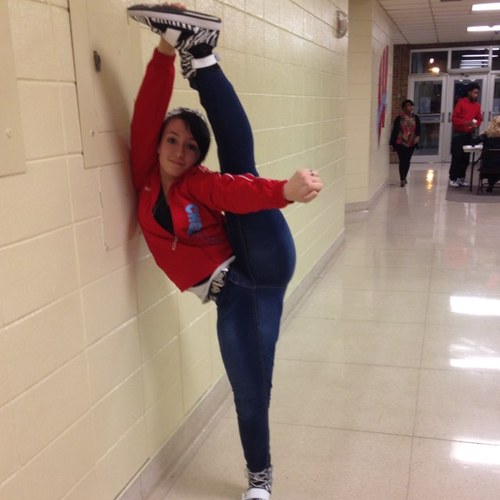 New Tech freshman. I am a dancer, ballerina, horse back rider, singer, and cheerleader. Follow me and i'll follow back 3