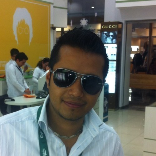 trabaja en grupo modelo