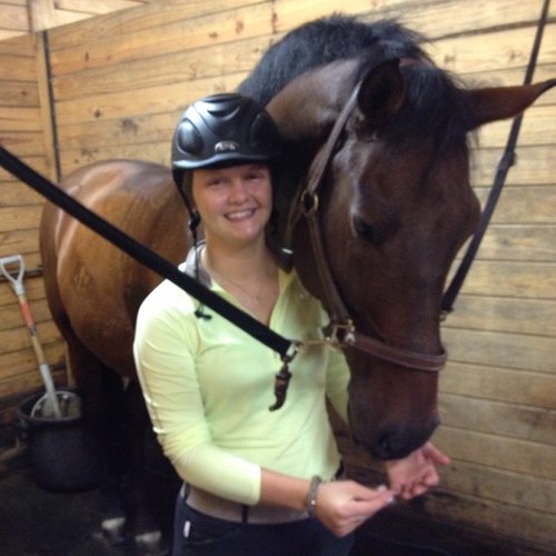 carlycorbacho's profile picture. Boston University '15