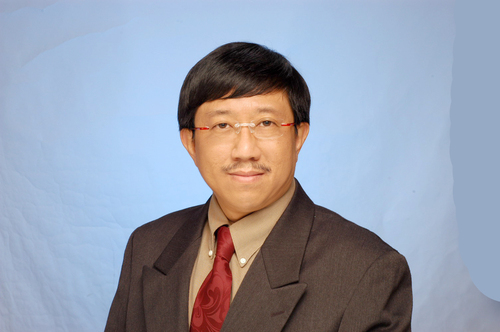 Tech entrepreneur and pundit, CEO/CTO, gadget geek, and proud father of 2. I currently run a real-time online behavioral data and analytics startup.