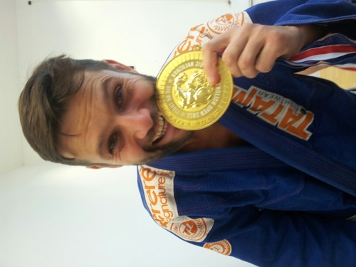 thereach100's profile picture. i bleed blue