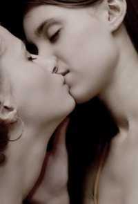 Buat seluruh lesbian follow twitt ini ya. mention untk follback