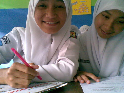 |Born 1 September 1996|Just follow me ok ..
Sekolah :SMA NEGERI 1 TALAGA 
X-5
XI IPA2|
3 Babel_ism0t