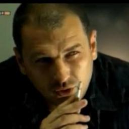 Actor-El Malo de la pelicula-))
Лошият от филма-)