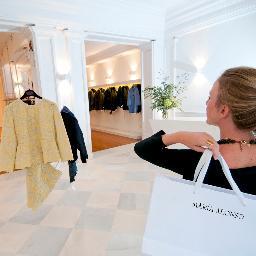 MariaAlonsoPna's profile picture. La historia de una constante y apasionada búsqueda de la BELLEZA a través de la MODA desde 1979