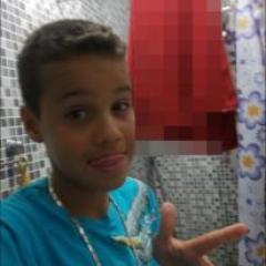 TODO MUNDO ME PERSEGUE MAS, SO MEU DEUS ME ACOMPANHA!