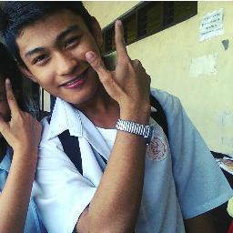 FACEBOOK http://t.co/vYWVJCpH OFFICIAL FANPAGE http://t.co/F15qznj6 i am asimpleguy using simplelife