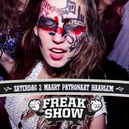 Een Freakshow is een tentoonstelling van rariteiten en zeldzaamheden waarvan verwacht wordt dat ze het publiek zullen choqueren.  #PARTYLIKEAFREAK
