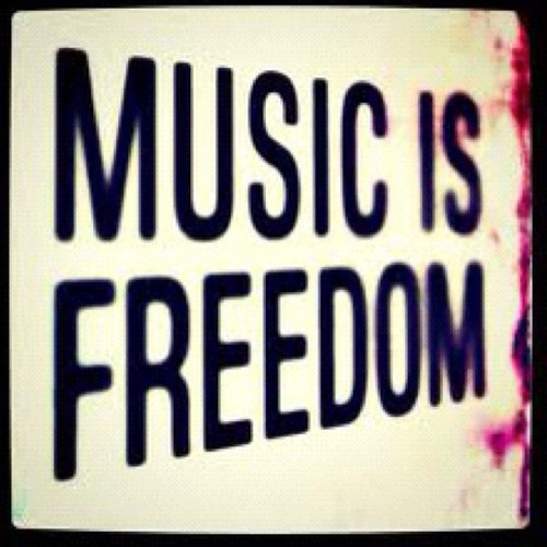 RelatableVibes's profile picture. lyrics and thoughts we can all relate to!