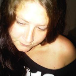 CourtneyWoo84's profile picture. new to this game...play nice!!