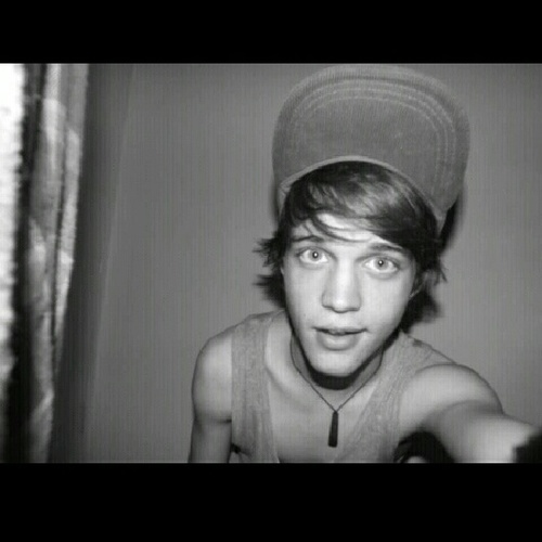 Koajaskiewicz's profile picture. Koa. sixteen. Australia. Aspiring drummer and vocalist