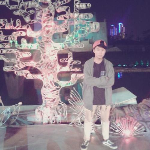 RamaDhan_6's profile picture. Skateboarder & Canoeing Kayak Athletic | @inadiajasmine's | #angoes