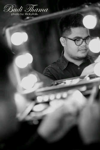 Budithama's profile picture. Pro Make-Up Artist // Wedding Make-Up. Contact Person: 0812-6838-1757 | Private Make-Up Class 0897-7045-601 | Instagram: budithama | Line: budi.thama