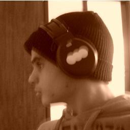 Eu Curto um Bom Futebol e sempre alegria /Ousadia / Humildade. Facebook: 
http://t.co/RTWZnQco