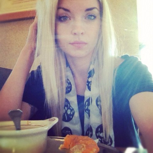 easycomeeasygo_'s profile picture. forever wanting to be in bed.