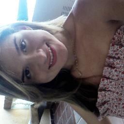 Um dia você percebe que as pessoas realmente importantes são aquelas que te deixam um sorriso no rosto quando lembrar delas.
