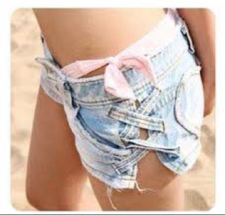 Wil je leuke of grappige tweets?? 
Volg dan GirlSwaggx