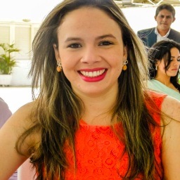 ...sendo luz do mundo, sendo o sal da Terra, carregando as
marcas do eterno amor, do amor de Deus.