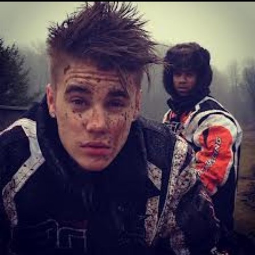 Amazed by Justin Bieber and beliebers  I always follow back (: @justinbieber doesn't follow me.. yet ;) #neversaynever