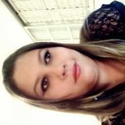 Amor tudo sofre,
tudo crê,
tudo espera,
tudo suporta,
o amor jamais acaba.