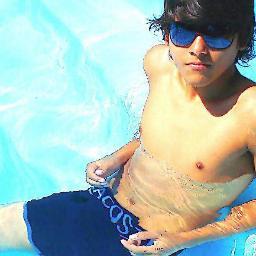 Gabriel Alves 15anos,simpático,exigente,simples,bom gosto,pop rock,paciente,diferente e o resto só conhecendo (¬¬’)http://t.co/1gIkLLR6oS