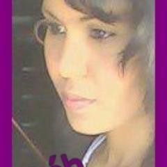 DeehCristiana's profile picture. Não trate como coca-cola com limão e gelo quem te trata como água quente da torneira.