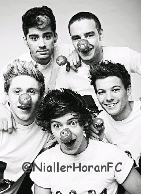 ¿Española? ¿Directioner? ¿Amante de @NiallOfficial? ¡Cuenta para Niallators! Nosotras lo amamos y él nos lo devuelve con su sonrisa. NIALLS PARA TODAS 3