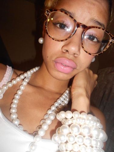 ..Weed is my best friend |#PrettyGang | #ObeyReality |#TeamAimHigh|PRINGLES|Follow My Big Brother @MarianLoveHoes