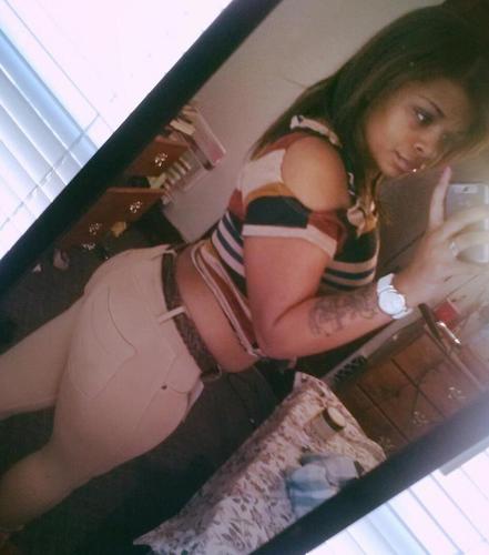 I dont set out to be the best i just set out to be me . Ima very fucked up person but my life is a adventure for sure . I love attention n Weed ❤