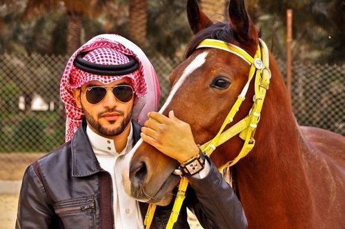‏حضؤؤري يزحزح شيؤؤخ عن مراكيها