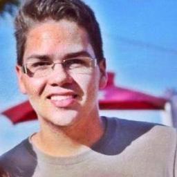 Não basta sonhar. Você tem que realizar. Não basta falar. Você tem que agir. Não basta querer. Você tem que merecer.