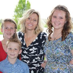 kristisimone's profile picture. 