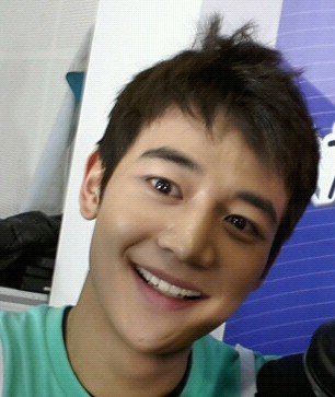 Choi Minho SHINee's main rapper.
Birthplace: Incheon, South Korea.
Blood Type: B
 Zodiac: Sagittarius
contact: imchoiminho@gmail.com