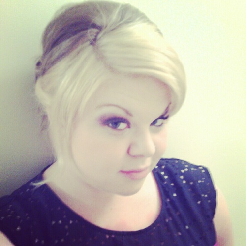 My name is Beth. I am a licensed Esthetician,and all about family. I am mother to the sunshine of my life and I wouldn't have it any other way :)