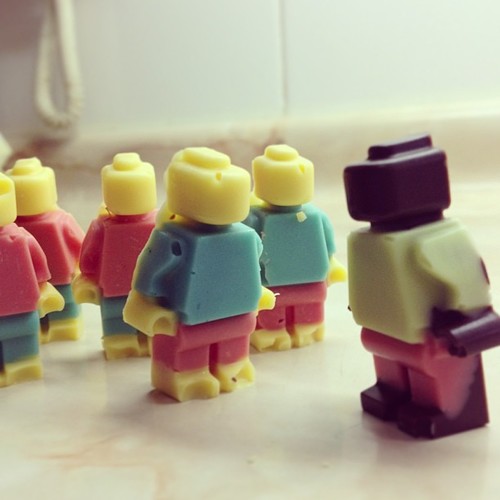Divertidos chocolates en forma de lego, ideales para un regalo original y entretenido. Creación de @Cote_Arriagada