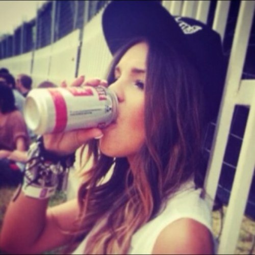 Im a bitch and I like to get drunk. Where are all my drunken bitches at?!