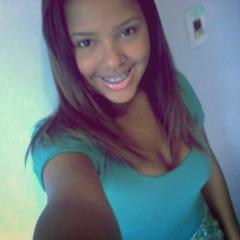Meu nome é Bianca, tenho 15 anos sou evangelica e tenho muita fé em deus, sou Directioner oque é uma das melhores coisas da minha adolescencia!!