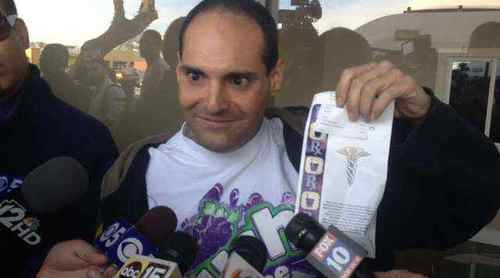 1st patient in history to buy 1st  LEGAL medical Marijuana in ARIZONA now in the medical and recreational marijuana  state of Illinois making #SMOKEFACES