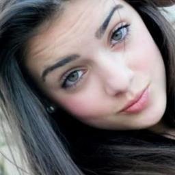 Carinhosa, sonhadora e querendo seguir a carreira de modelo!